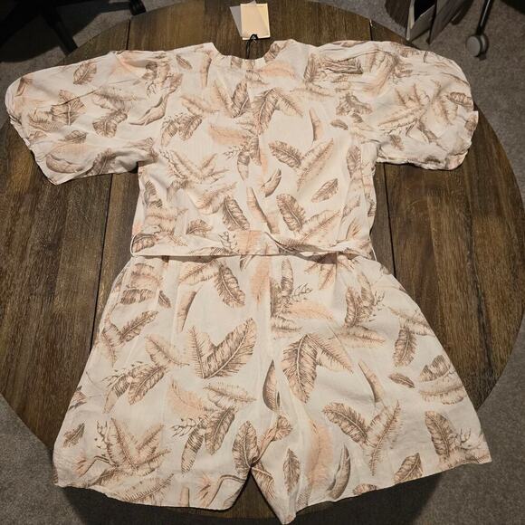 Elan Beige Feather Print Bubble Sleeve Romper Sz XS - Picture 4 of 11